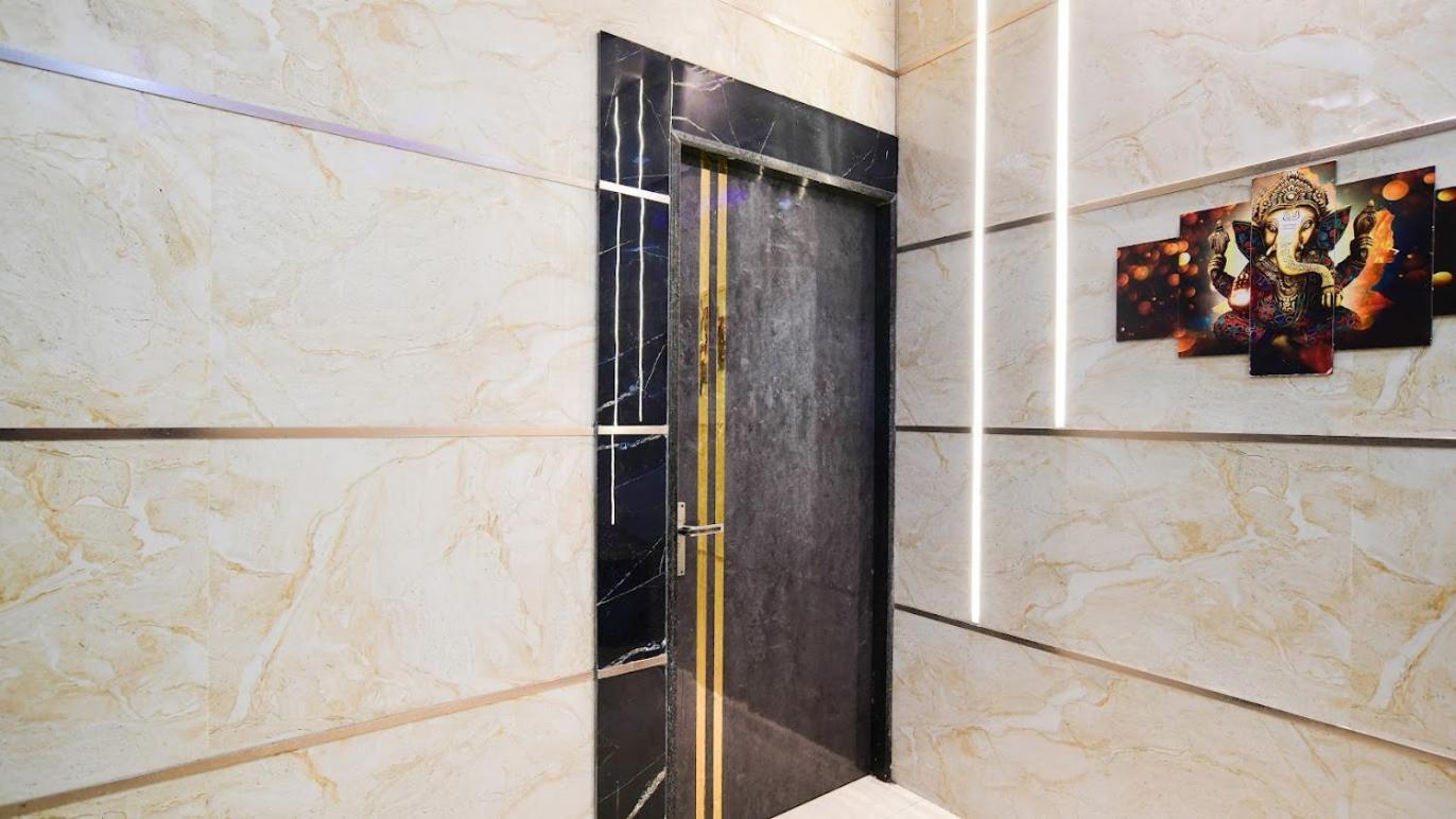 Hotel Mark Uddzsaín Kültér fotó